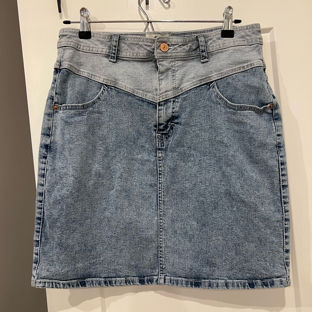 Jordache denim miniskirt size 30
